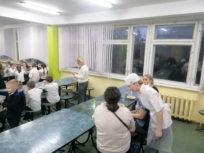 Школьная столовая